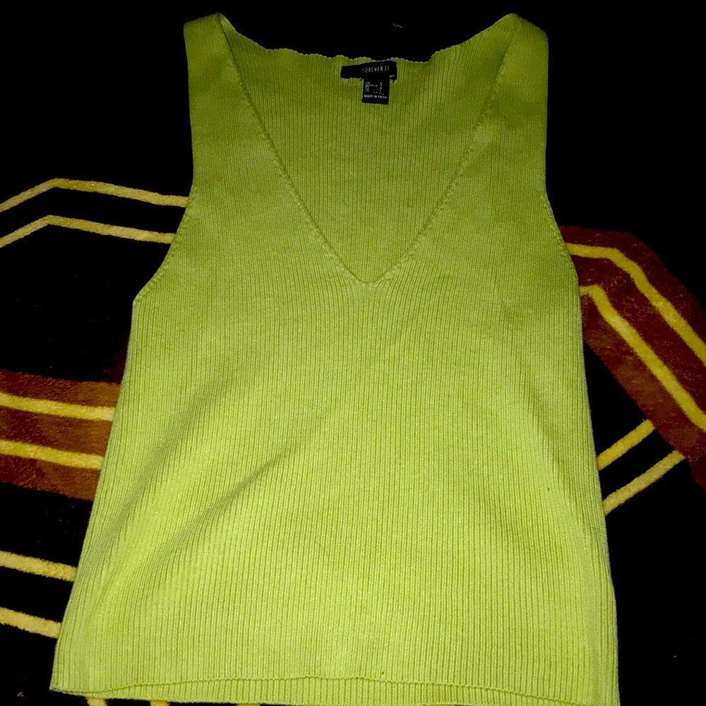 Green tank to v neck💚